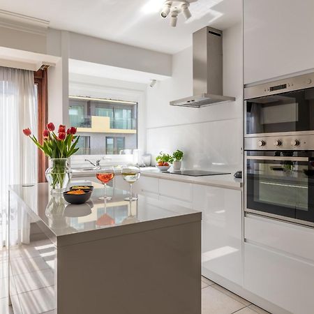 Weloveoostende - Newly Renovated Large Apartment 150M From The Beach - Including Bed Sheets And Final Clea-Ning Zewnętrze zdjęcie