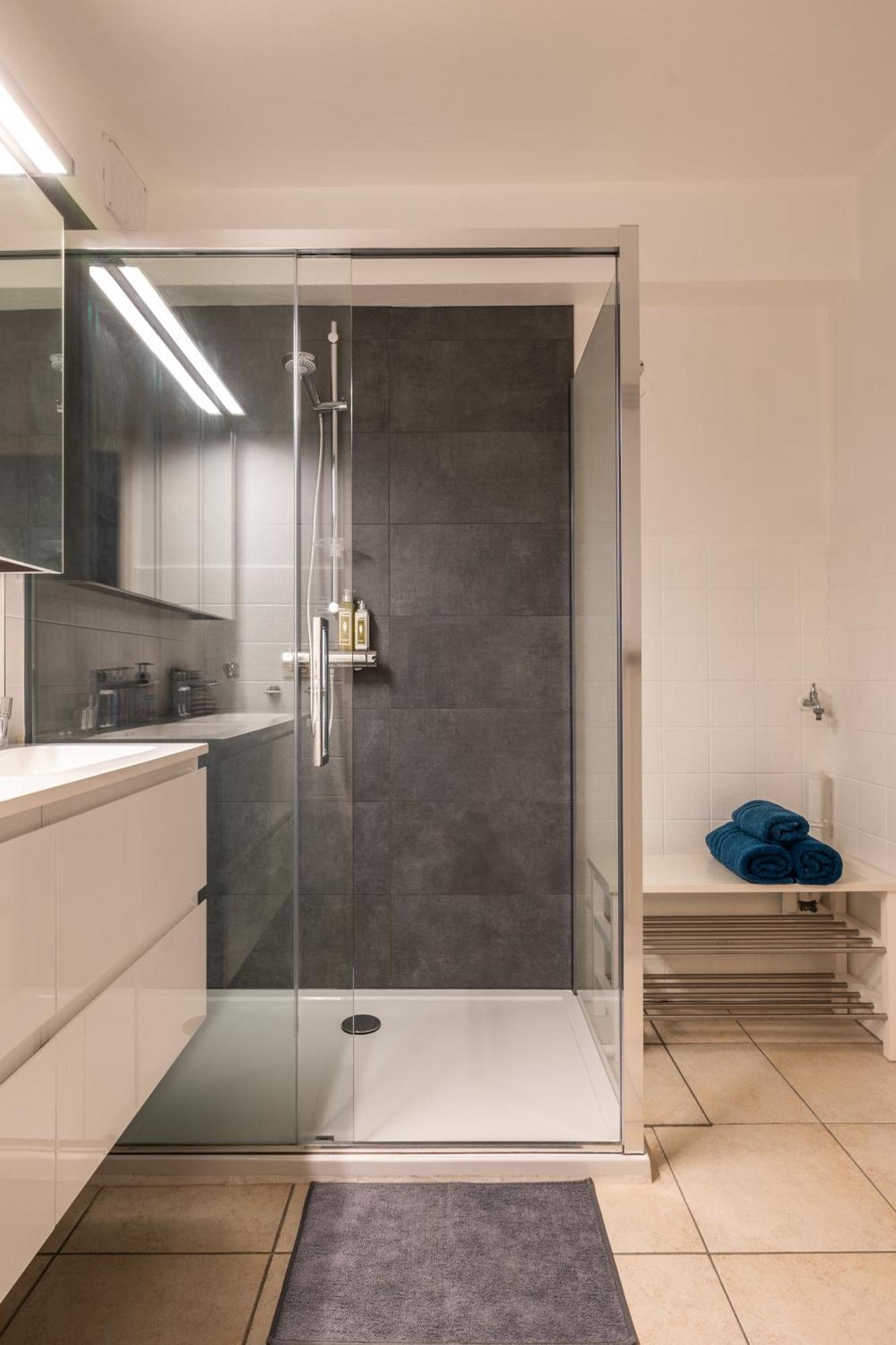Weloveoostende - Newly Renovated Large Apartment 150M From The Beach - Including Bed Sheets And Final Clea-Ning Zewnętrze zdjęcie