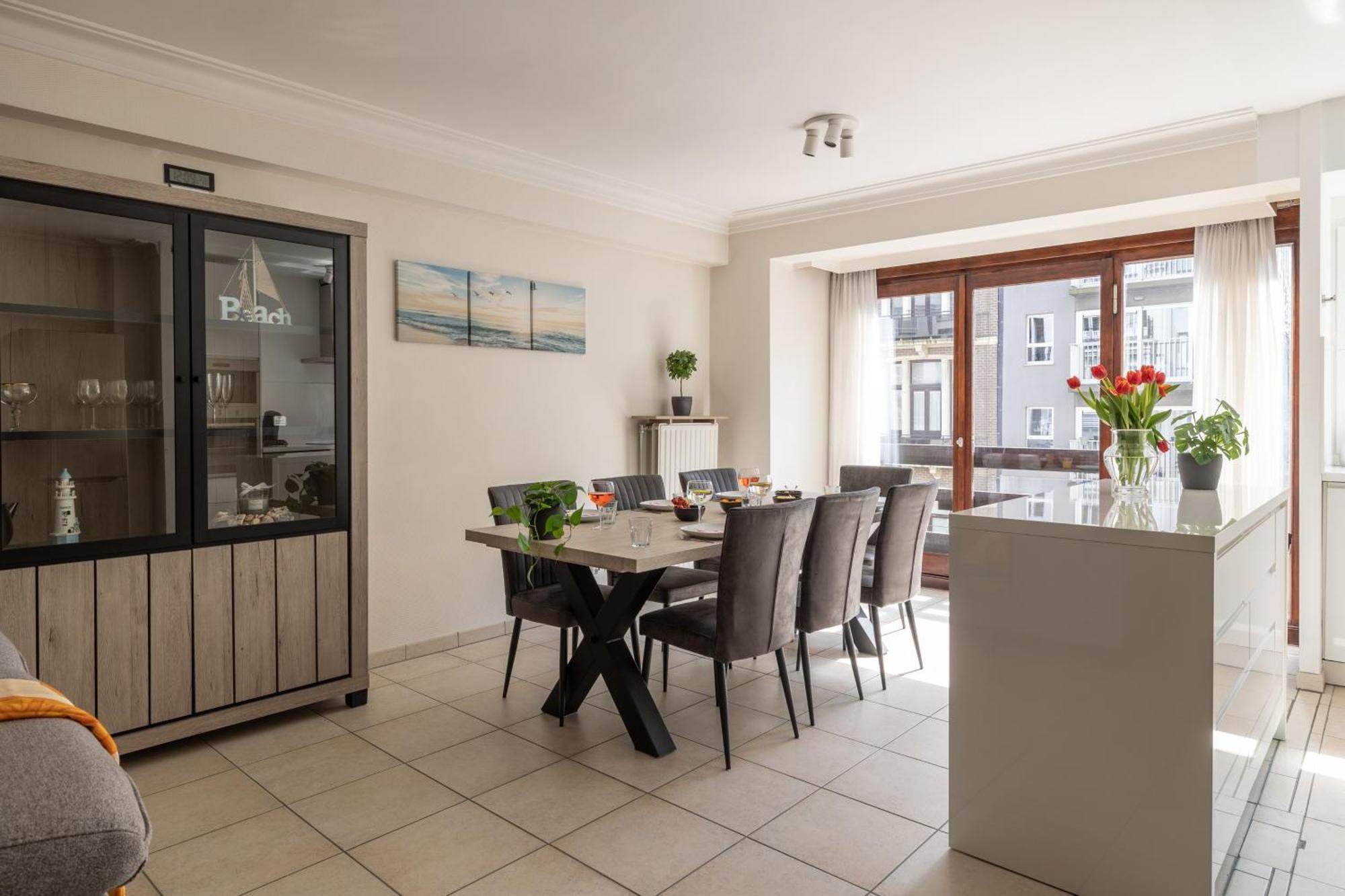 Weloveoostende - Newly Renovated Large Apartment 150M From The Beach - Including Bed Sheets And Final Clea-Ning Zewnętrze zdjęcie